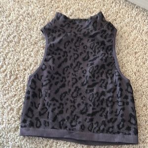 Bozzolo leopard mock neck sleeveless crop top